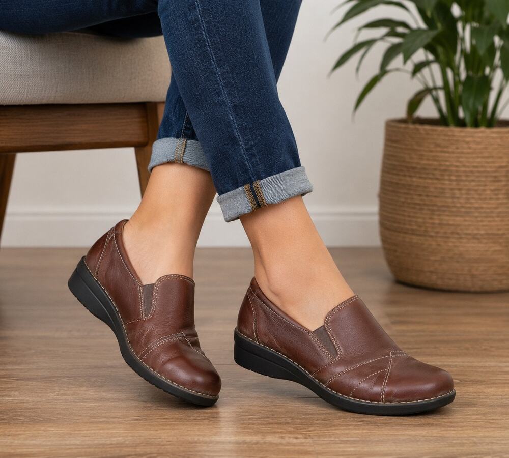 Clarks Bendables Women’s 8 Wide Brown Leather Slip On Comfort Shoes Loafers